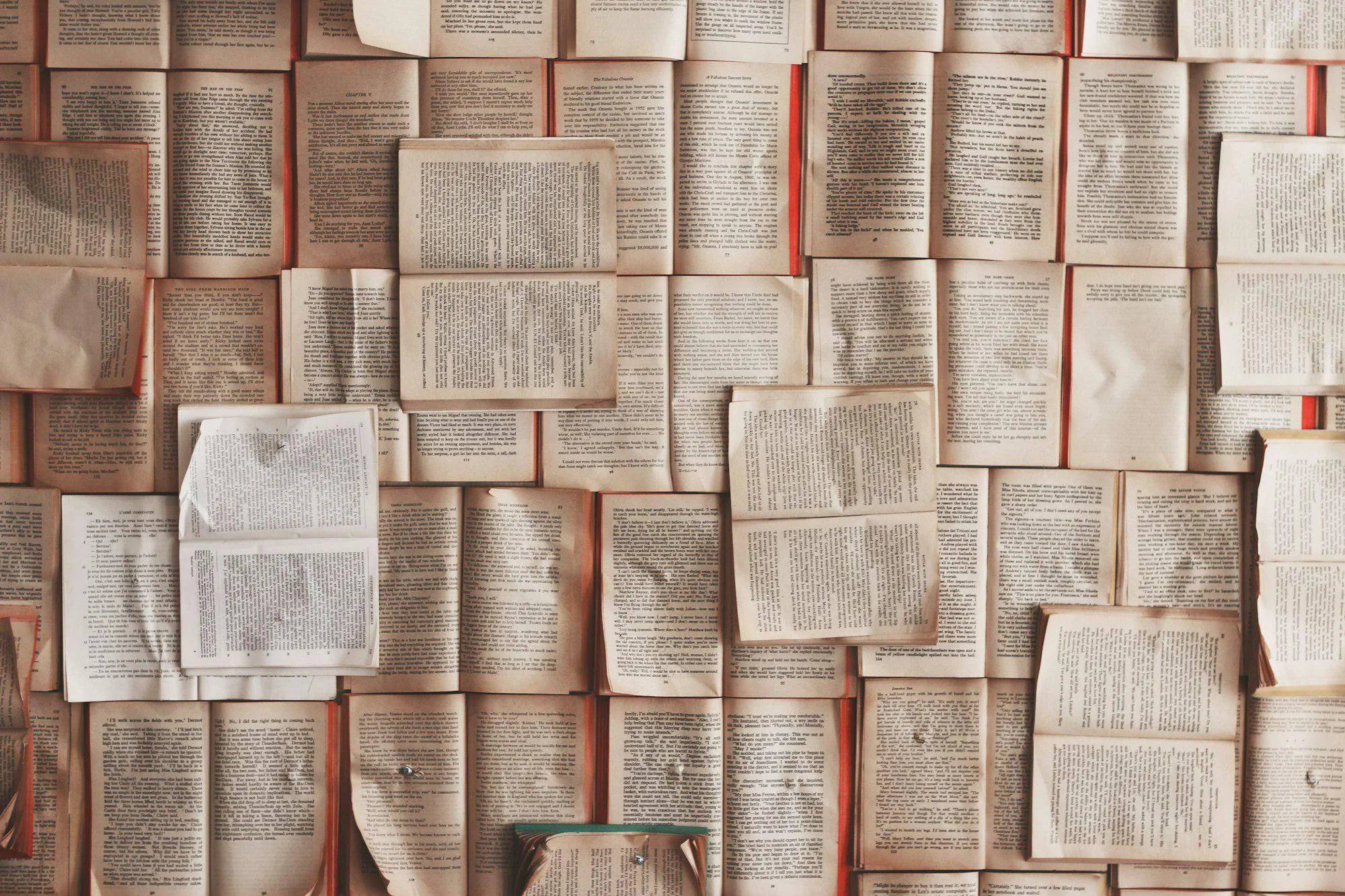 ИИ-компании массово скупают и уничтожают книги для обучения моделей