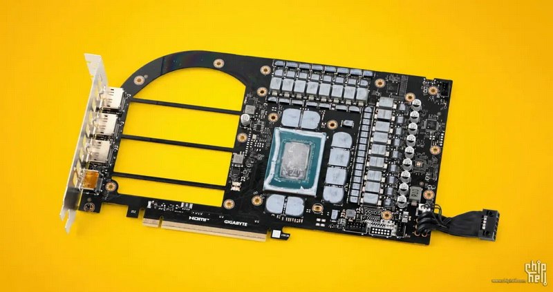 Gigabyte выпустила видеокарту Aorus GeForce RTX 5080 Infinity Wood с вырезами в печатной плате