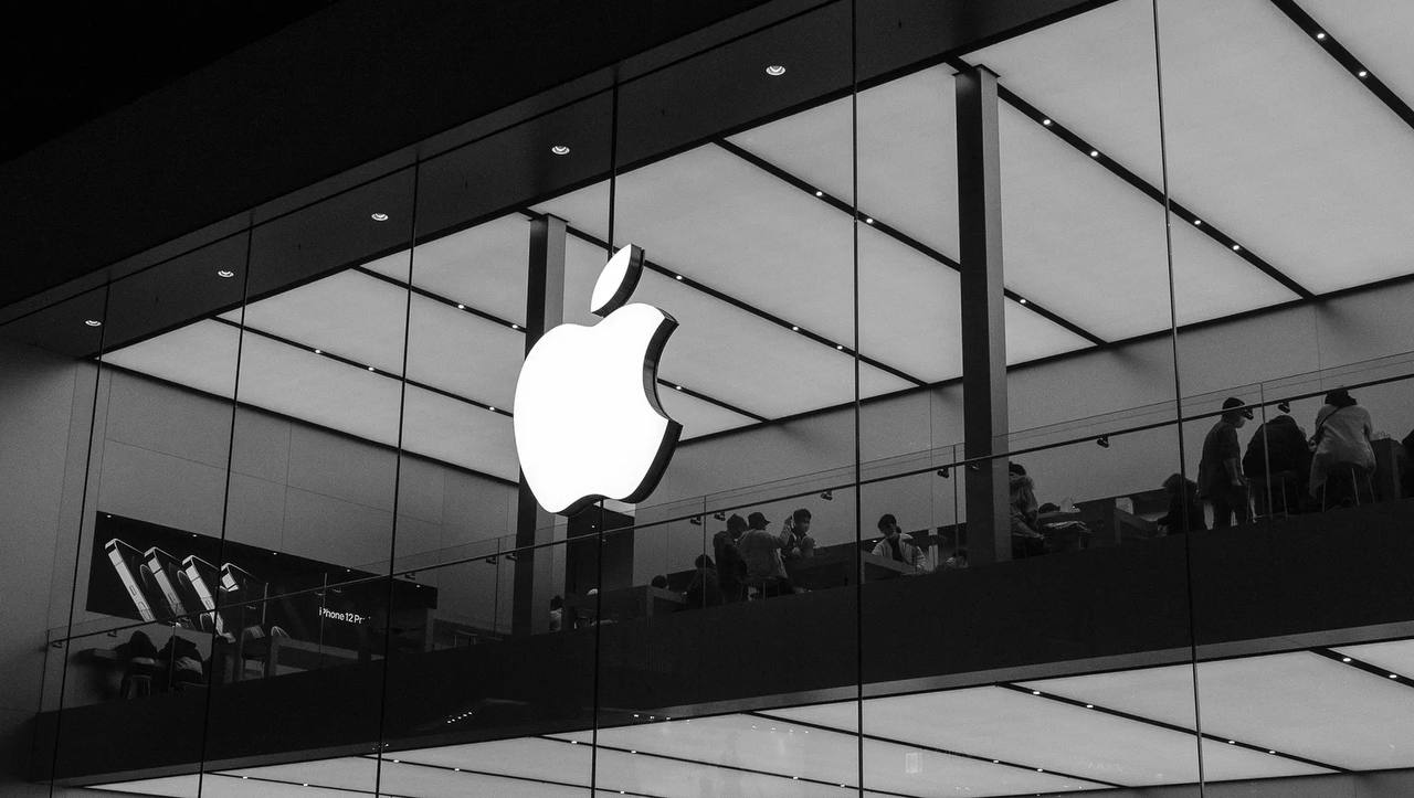 Apple сокращает планы поставок на 2026 год из-за дефицита памяти