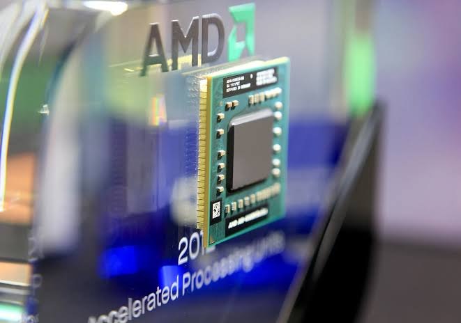 Акции AMD упали на фоне заявления Илона Маска о выборе чипов Nvidia