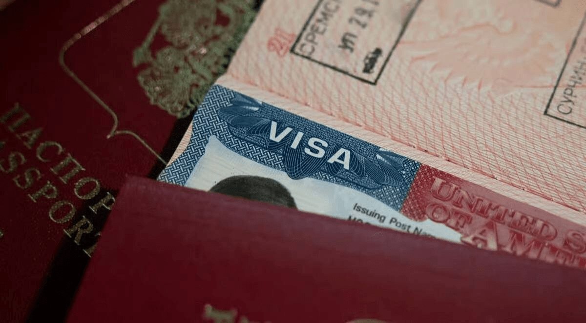 США приостановили выдачу виз для прохождения обучения сотрудниками консульств