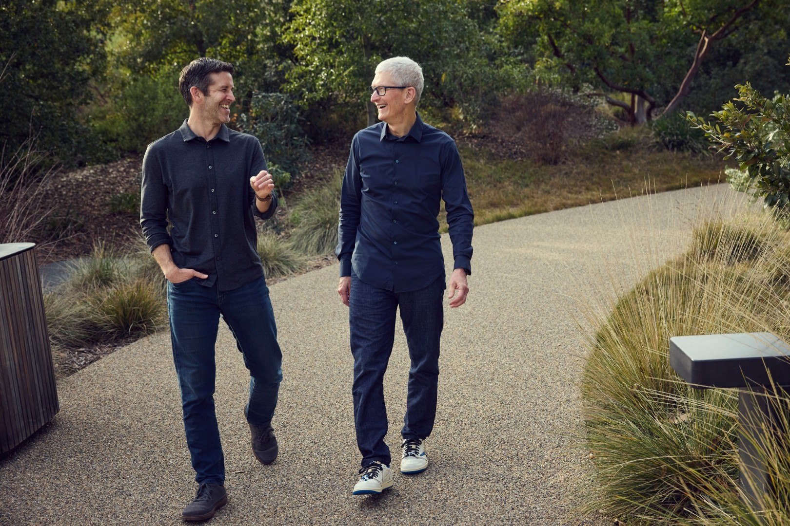 Тим Кук покидает пост генерального директора Apple