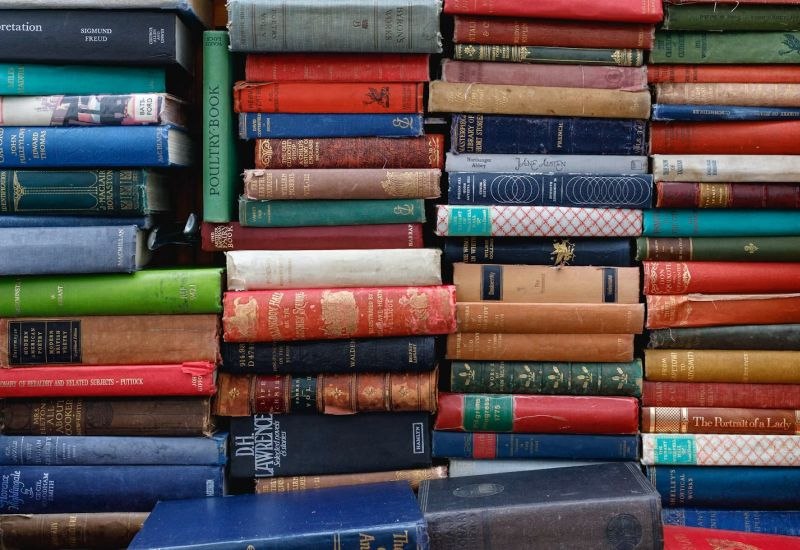 Amazon уничтожает редкие книги для обучения ИИ