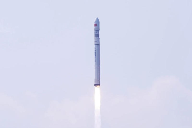 Китайская ракета Long March 6C оставила облако космического мусора