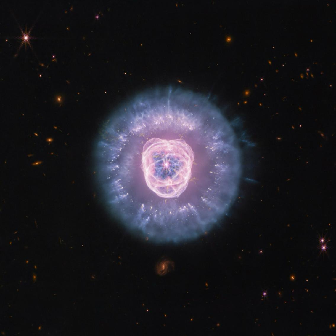 Телескоп «Джеймс Уэбб» запечатлел туманность NGC 2392