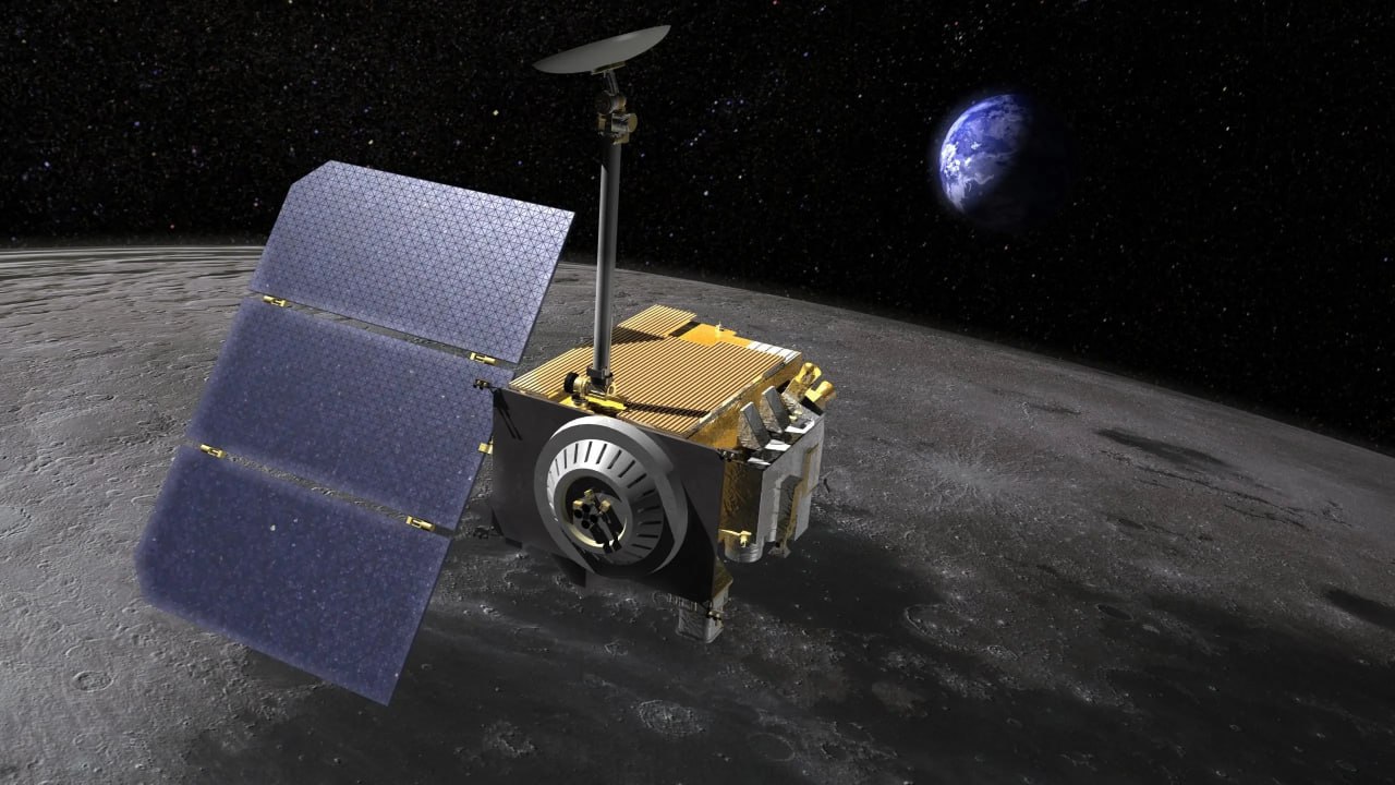 NASA планирует замену аппарату LRO