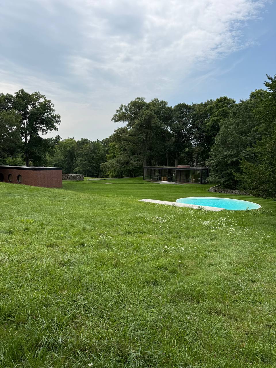 The Glass House: архитектурная лаборатория Филипа Джонсона