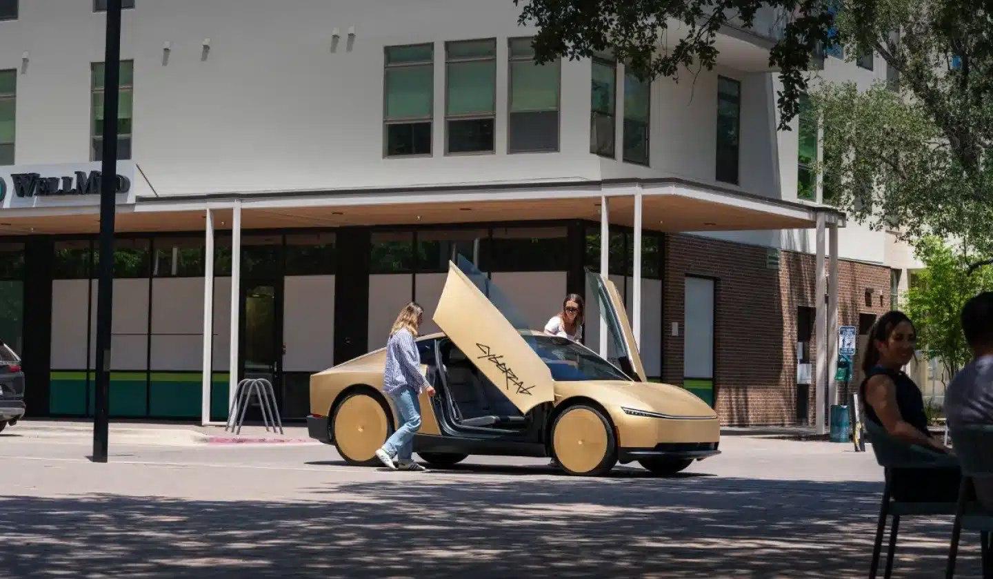 Tesla представила Cybercab без участия прессы