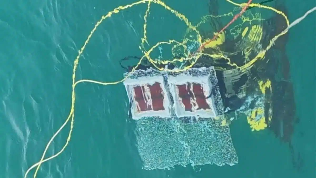 Китай испытал первую в мире подводную солнечную электростанцию