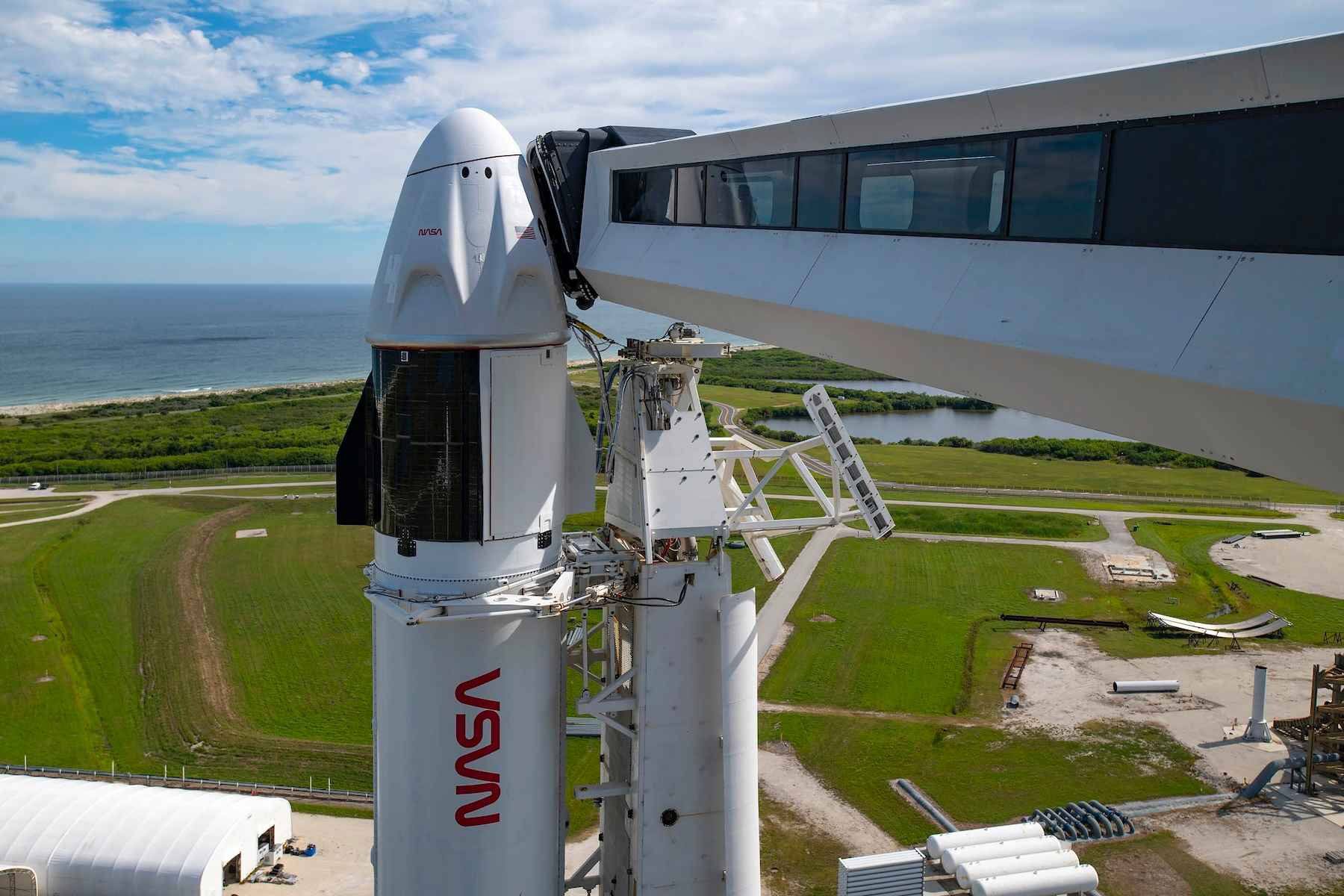 SpaceX планирует прекратить эксплуатацию Crew Dragon и Falcon 9 к 2030 году