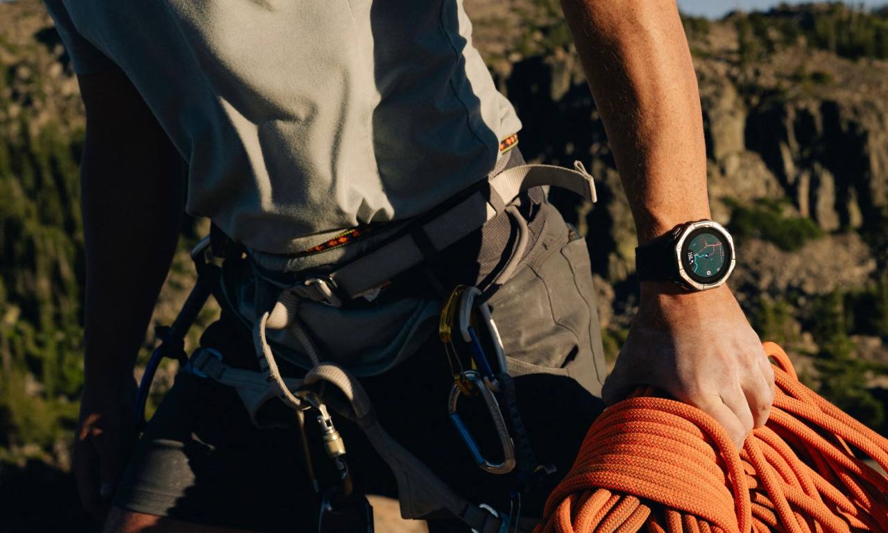 Amazfit представила смарт-часы T-Rex Dual Solar
