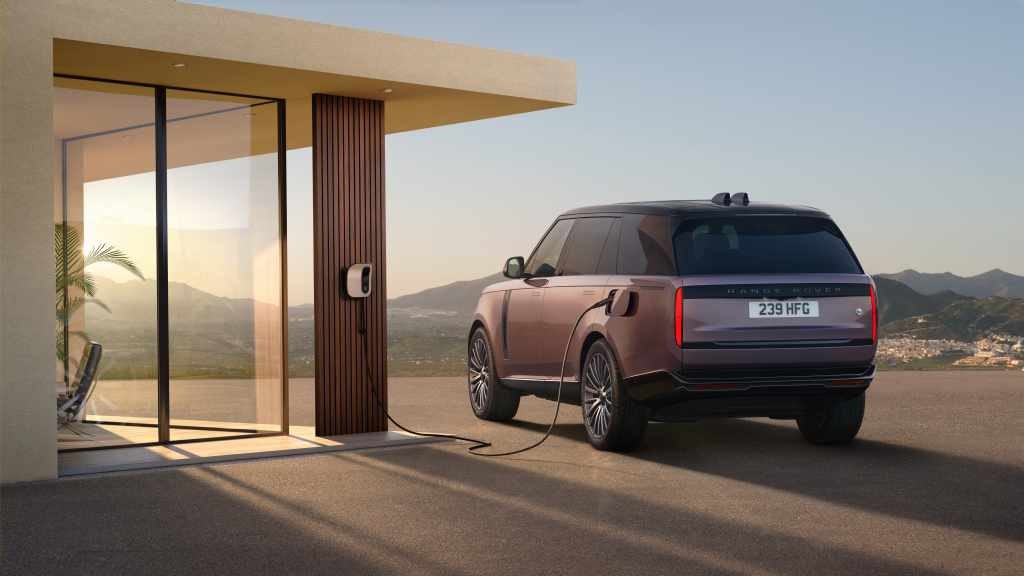 Jaguar Land Rover представил первый электрический Range Rover