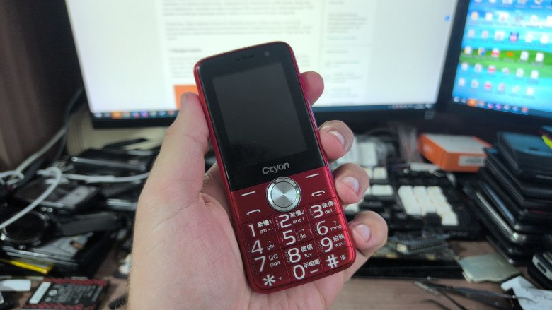 Разбор кнопочного Android-смартфона CT07 за 900 рублей