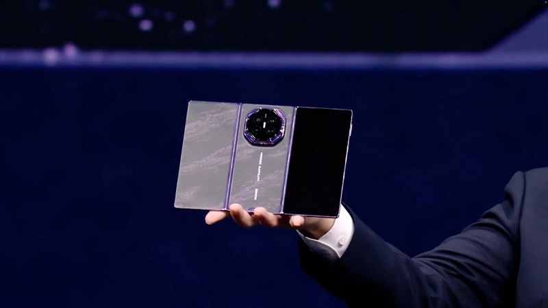 Huawei представила трёхстворчатый смартфон Mate XT 2 Ultimate Design