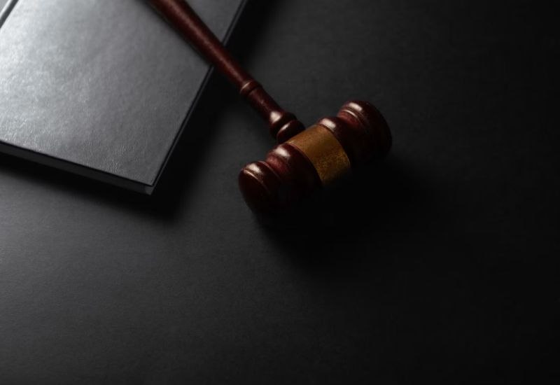 Пользователи подали иск против разработчиков ИИ из-за призывов к замедлению развития