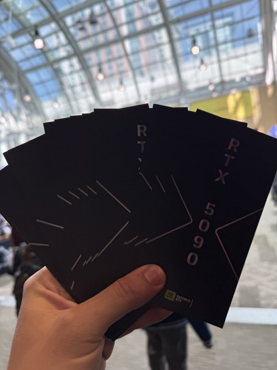 NVIDIA продает видеокарты RTX 50 по РРЦ на выездных мероприятиях