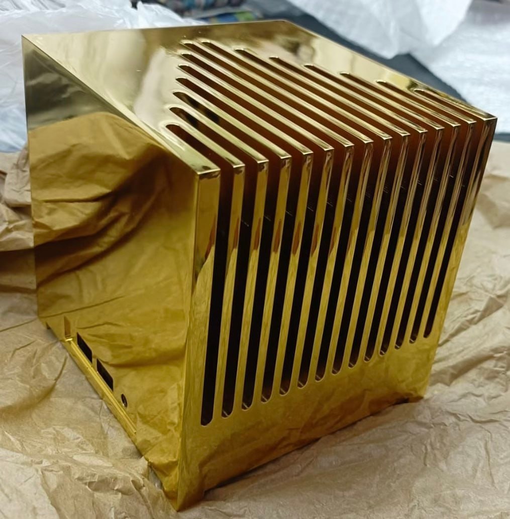 Bleu Jour представила мини-ПК Kubb Fanless из чистого золота за $1,7 млн