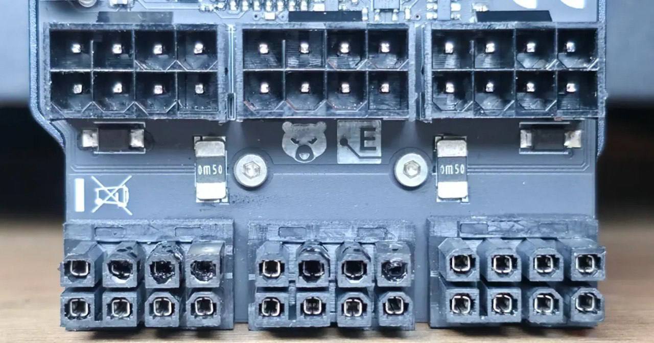 Оплавление 8-pin разъемов на Radeon RX 7900 XTX