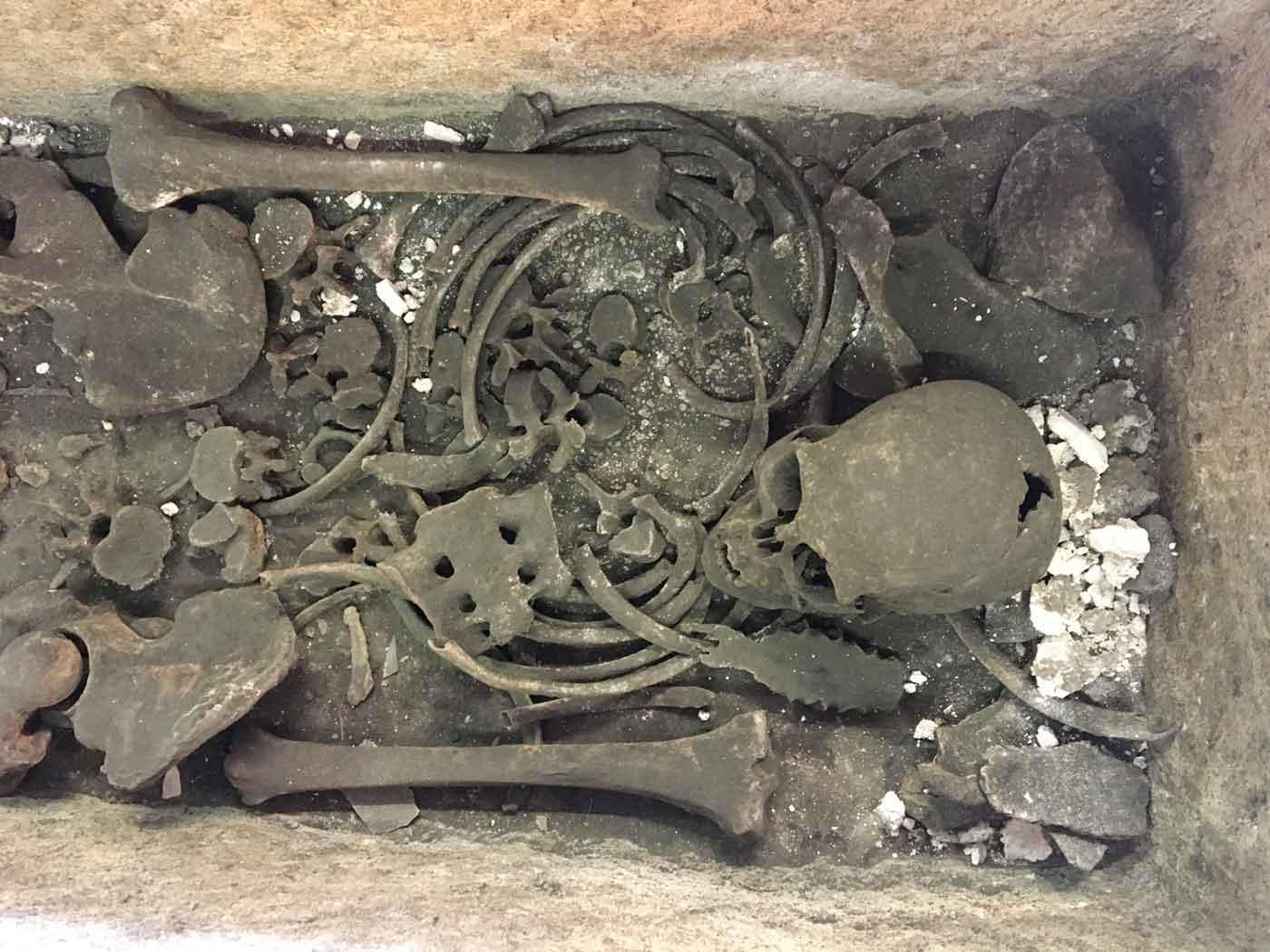 В римском саркофаге нашли останки средневекового монаха