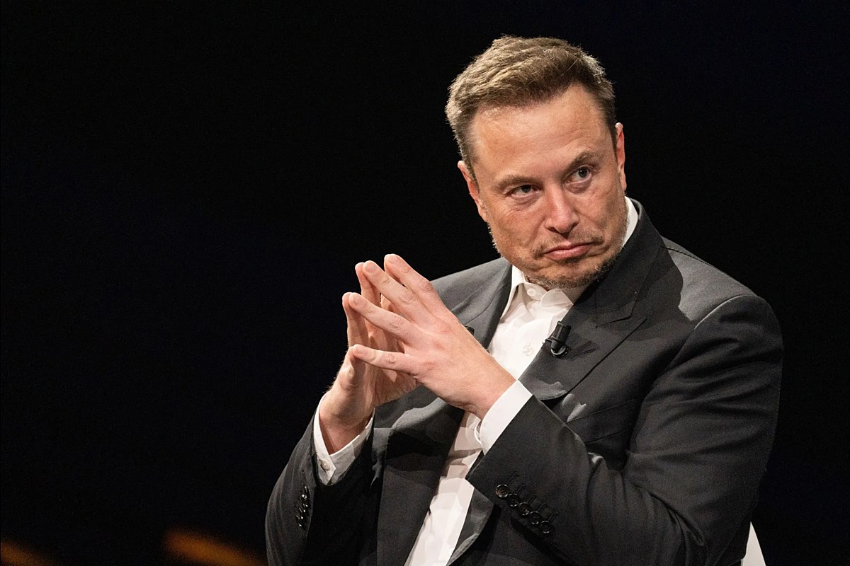 Илон Маск планирует переименовать SpaceXAI в SpaceXSI
