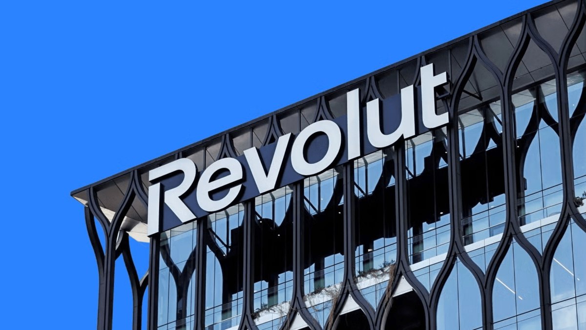 Revolut компенсирует расходы на замену документов пострадавшим клиентам