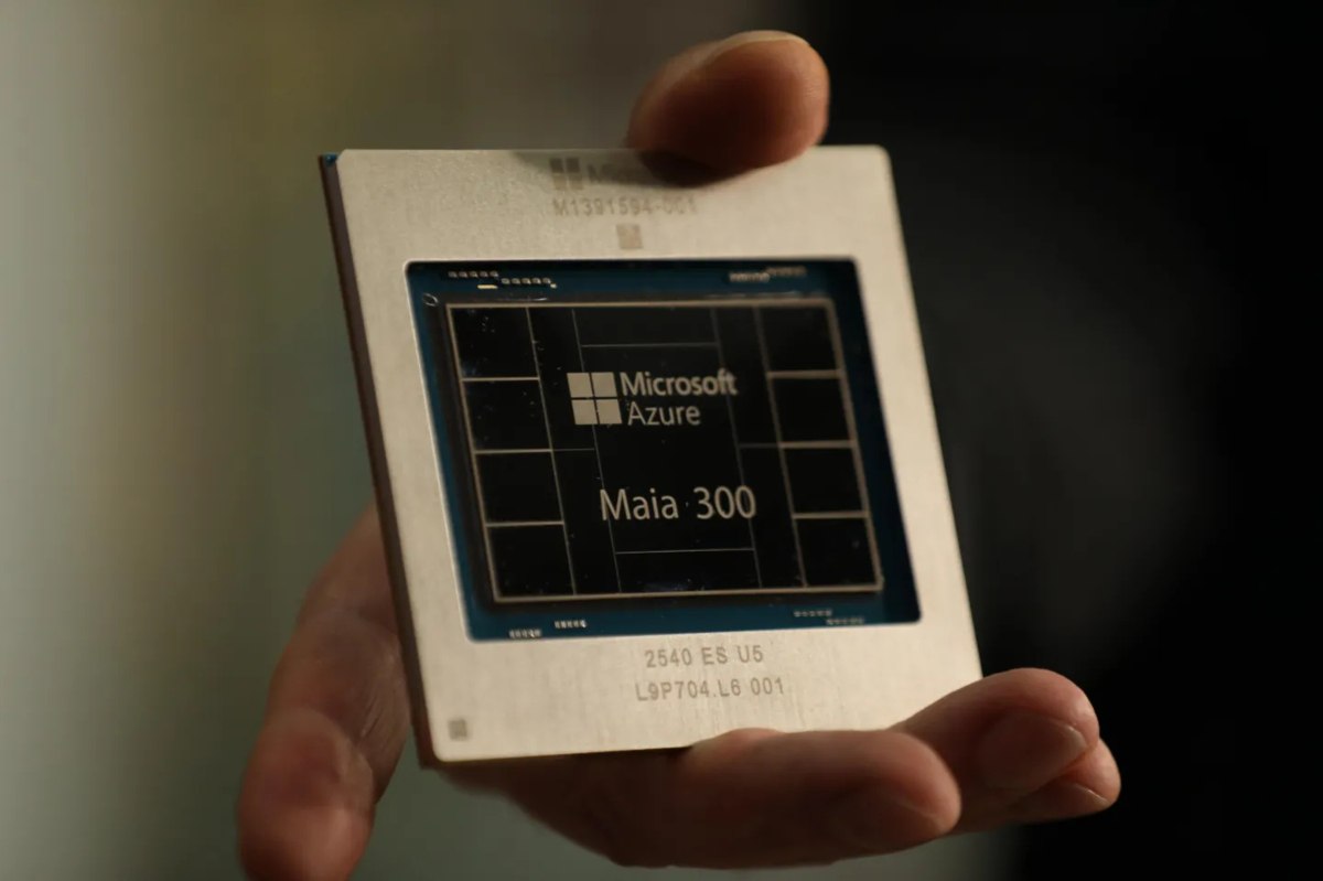 Microsoft представила чип Maia 300 для ИИ-инференса