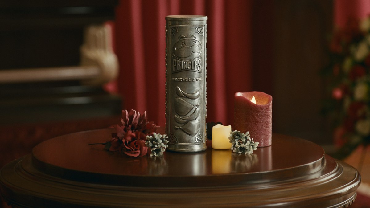 Pringles разыгрывает «пожизненный» запас чипсов и урну в форме банки