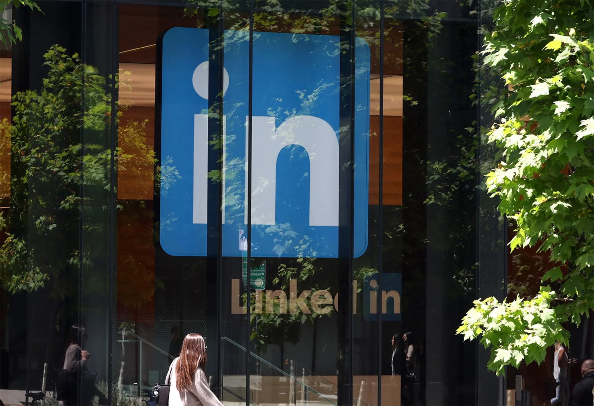 LinkedIn тестирует монетизацию видео и платные консультации