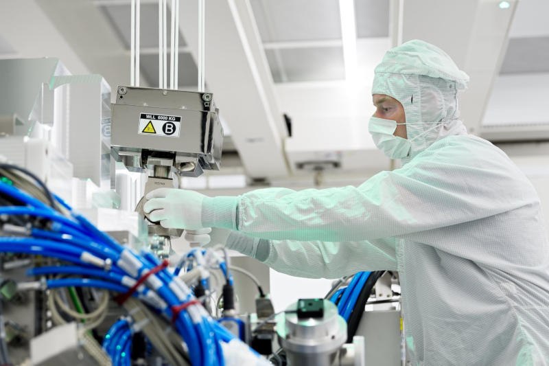 Китай накопил значительный парк литографов ASML для производства 7-нм чипов