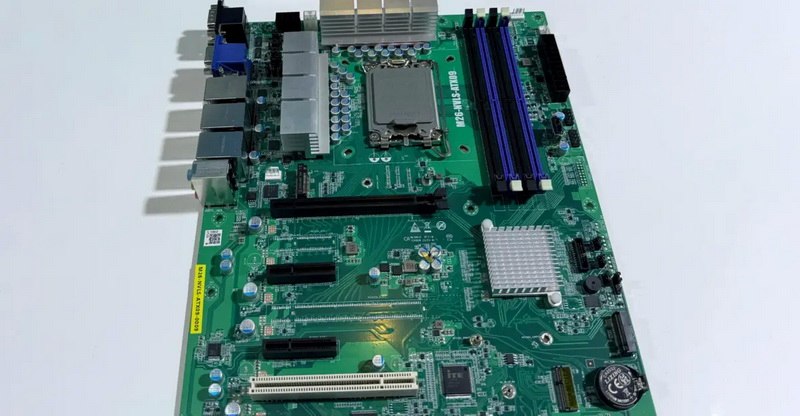Китайская компания Decenta представила материнскую плату для Intel Nova Lake-S