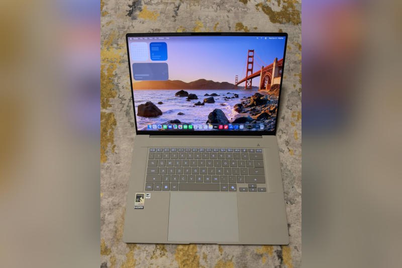 macOS 27 запустили на Asus Zenbook A16 с Snapdragon, но система почти непригодна для работы
