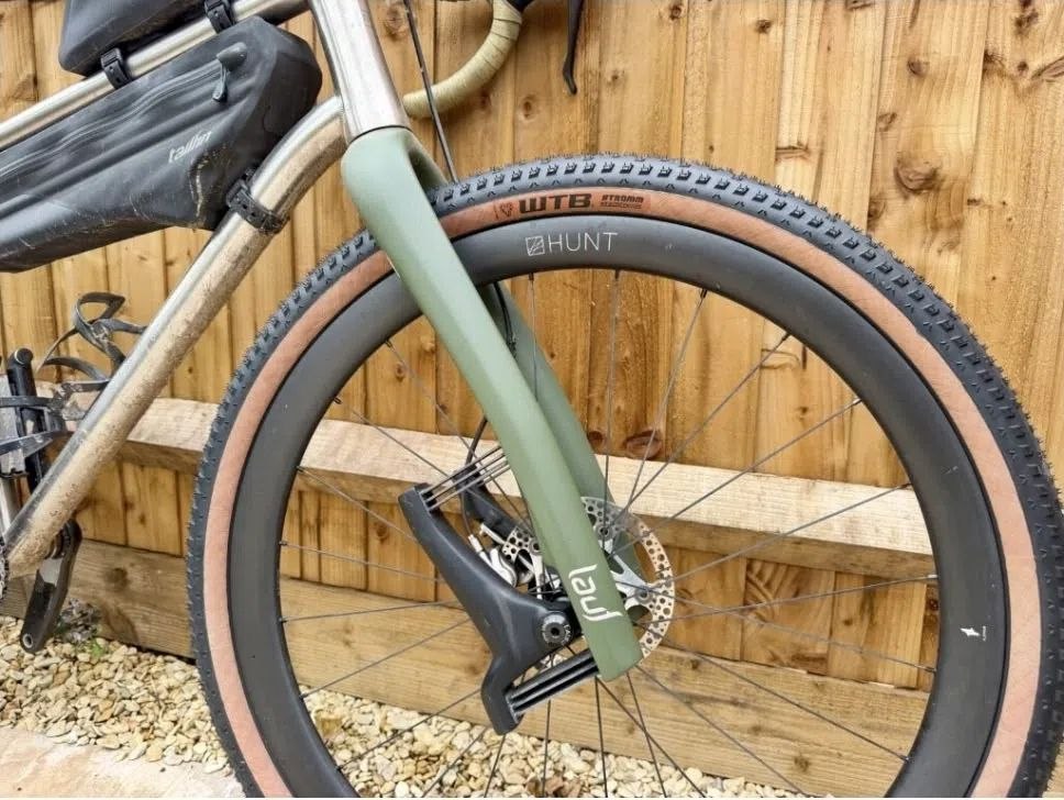 Гравийная вилка Lauf Grit: лёгкая, но без блокировки
