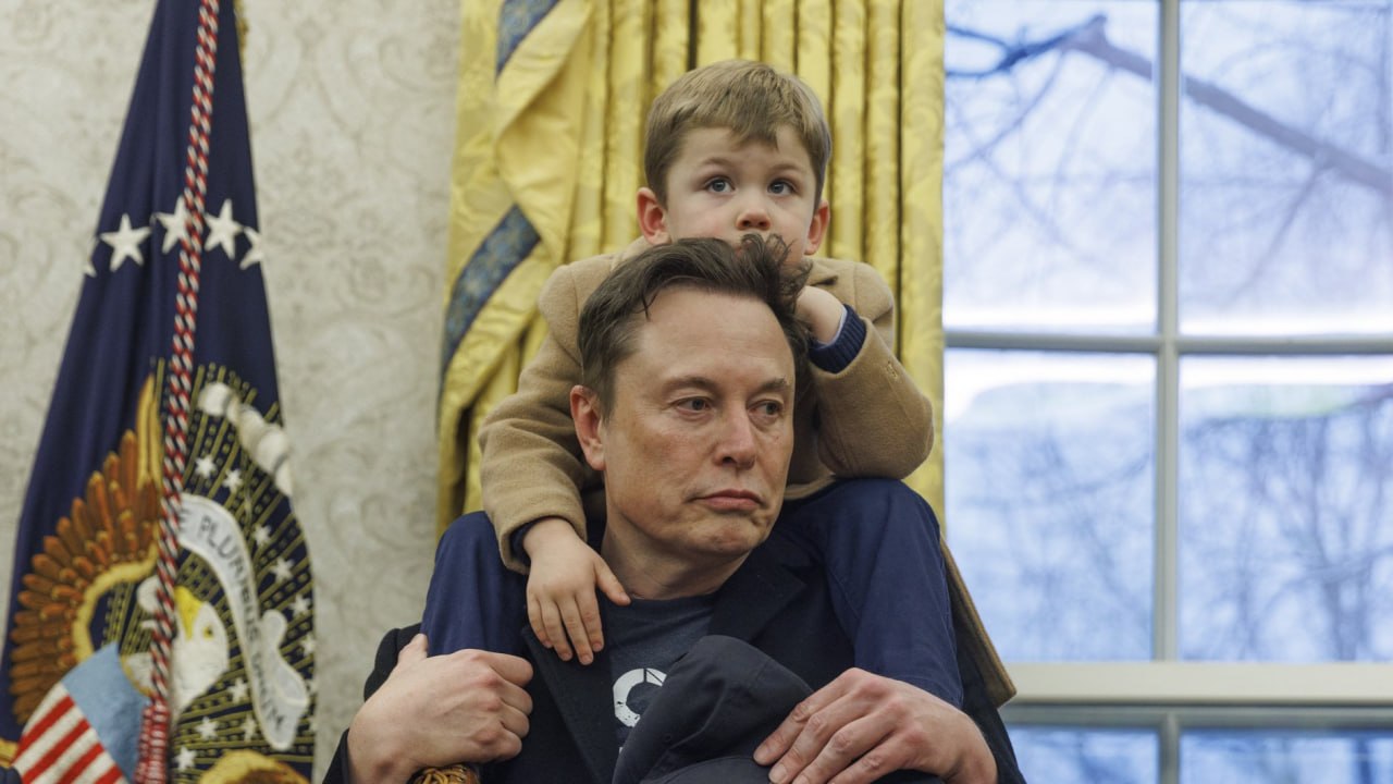 Маск пообещал подарить каждому ребенку в США акцию SpaceX