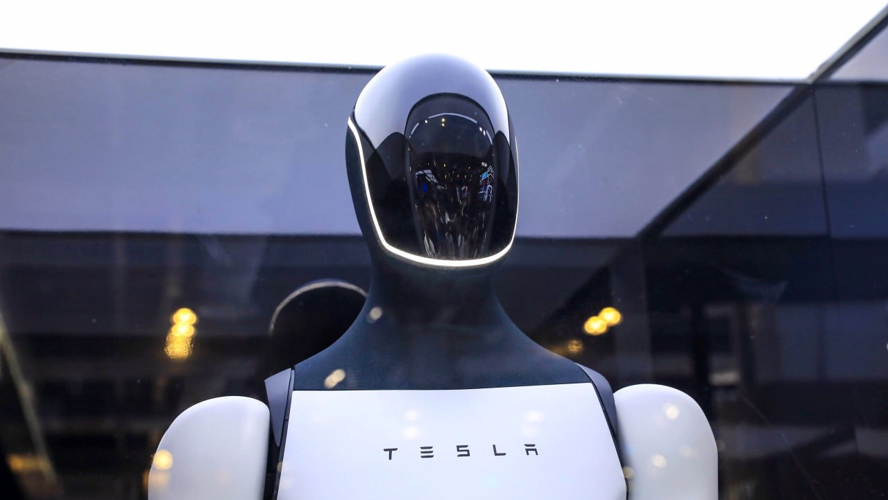 Tesla начала серийное производство роботов Optimus