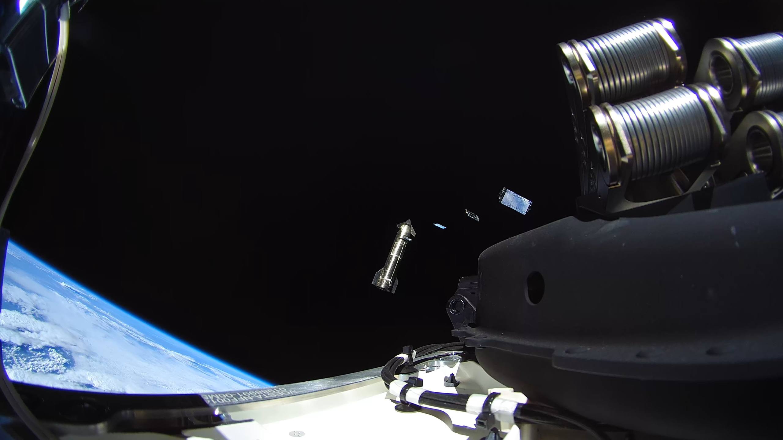 SpaceX опубликовала кадры Flight 14 и Starlink V3