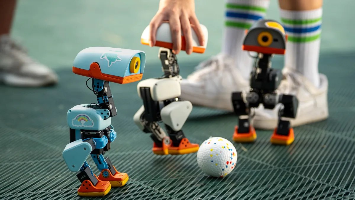 Jensen Huang оценил роботов Microduck